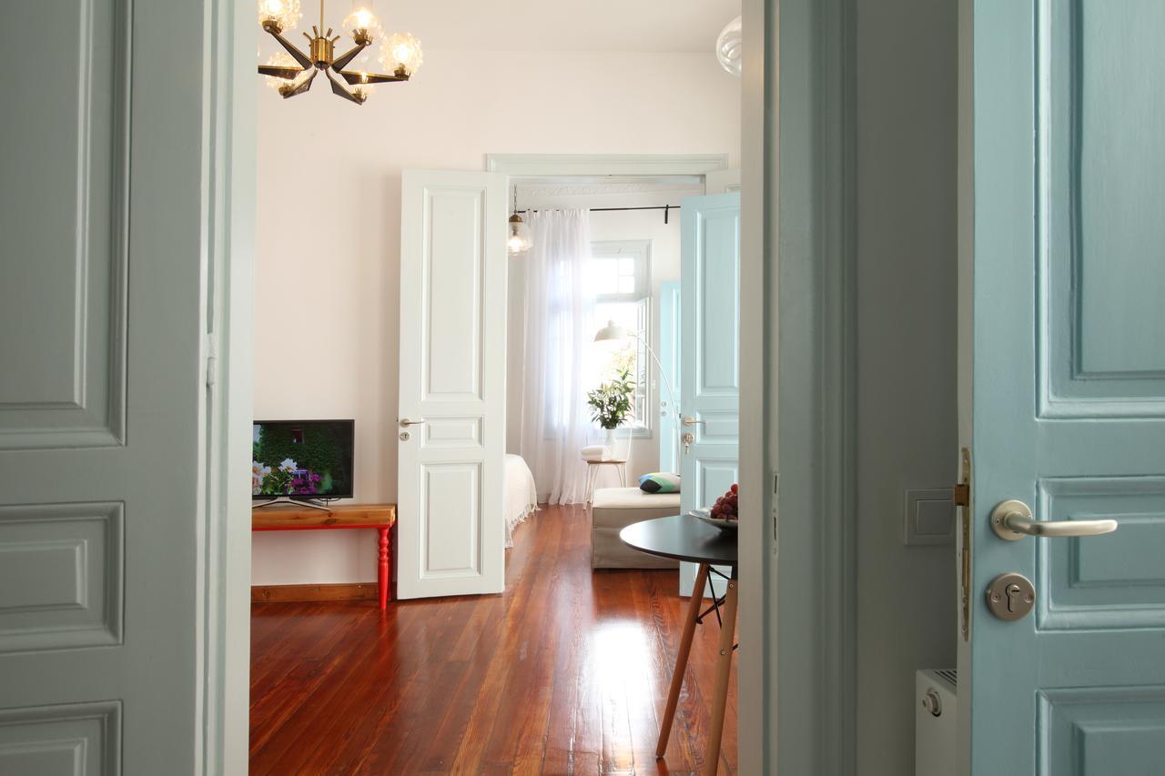 Live In Athens, Thiseio Historic House Atenas Exterior foto